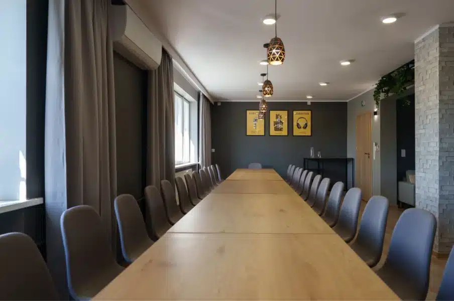 Nowoczesna sala szkoleniowa Poznań Grunwald – wynajem lokalu na konferencje i warsztaty